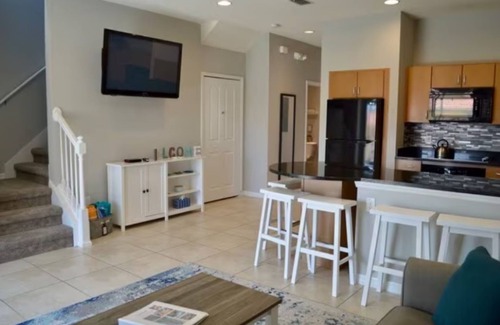 Sunset Lakes House | Family-Friendly 3-Bedroom Townhome with Pools & Fitness Room