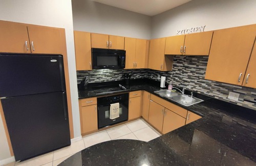 Sunset Lakes House | Family-Friendly 3-Bedroom Townhome with Pools & Fitness Room