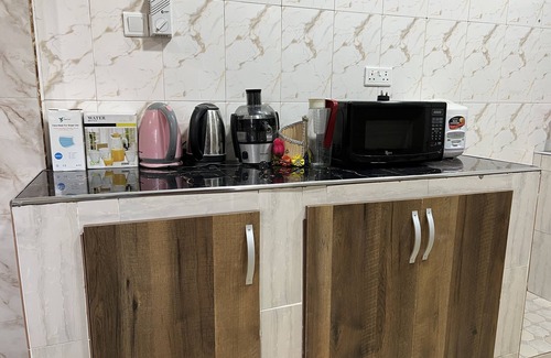 Gbawe House | Charming 3-Bedroom House with Free Parking & Pet Friendly