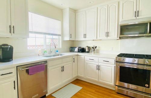 San Bruno House | Inviting 3 Bedroom Home for Up to 6 Near SFO, Rated 9.3