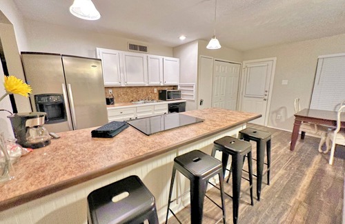 Allen House | Lovely 3-bedroom house with AC and WiFi in Allen