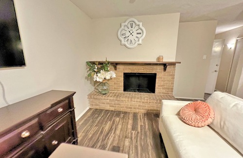 Allen House | Lovely 3-bedroom house with AC and WiFi in Allen