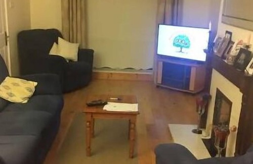 Lucan House | Elegant 3-Bedroom Retreat with Pool & Family Amenities