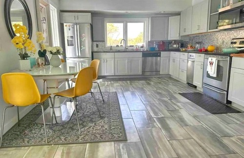 Deerfield Villa | Lovely 3-bedroom villa in Lawrence with large pool, outdoor entertaining space!