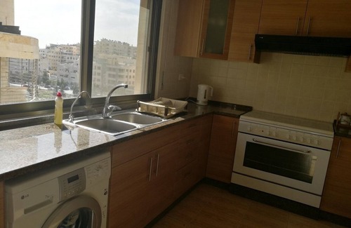 Suwailih Apartment | Inviting 3-Bedroom Apartment with City Views & Breakfast