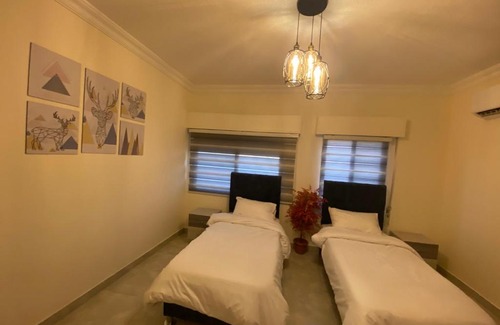 Aqaba Apartment | Ideal 3-Bedroom Rental with Kitchen and Breakfast Included