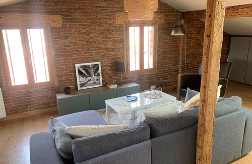 Saint - Michel Apartment | Cozy 3 Rooms in the Heart of Toulouse with Breakfast