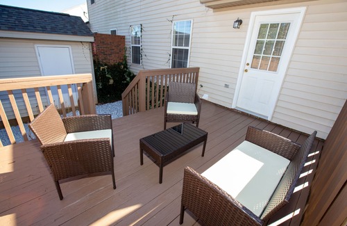 Greenwood House | Cozy 3BR Condo in Prime Location - Guest Rated 10/10