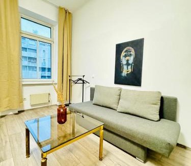 Grinzing Apartment | Lovely 3BR Apartment for 9P, 10Min to FAC Platz