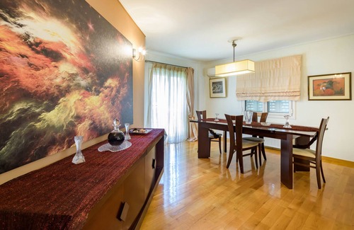 Ilioupoli Apartment | ★Lovely 3br maisonette close to the metro station★