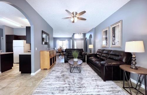 Crescent Lakes House | Beautiful 4 Bed Pool Home with Spa for Family Getaways