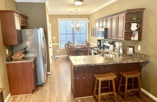 Hoover House | Exceptional 4 Bed Town Home Near RTJ Golf and Hoover Met