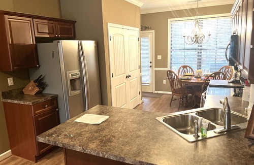 Hoover House | Exceptional 4 Bed Town Home Near RTJ Golf and Hoover Met