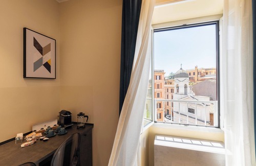 Esquilino Apartment | Lovely 4-bedroom apartment with AC in Roma 12 Beds