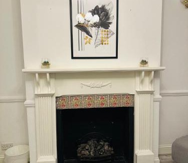 West Thornton Apartment | Charming 4 Bedroom House with Garden & Family-Friendly Amenities