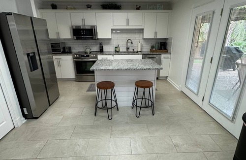 Stone Oak House | Exquisite 4-Bedroom Home with Pool & Ocean View Retreat