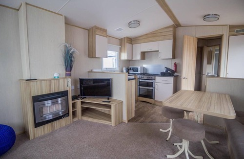 Felixstowe House | Oceanfront 4 Berth Holiday Home at Felixstowe Beach Park