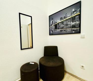 Grinzing Apartment | Lovely 4BR Apartment for 8P, 1 0Min to FAC Platz
