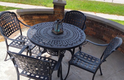 Vassar House | Lovely 5-bedroom house with AC in charming Vassar sleeps 10 comfortably