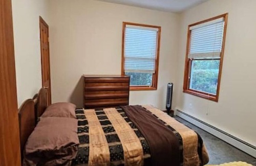 Liberty House | Charming 6 Bedroom Retreat with Private Pool in Catskills