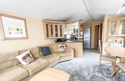 Beckingham House | Lovely 6 berth caravan with free WiFi at Steeple Bay Park ref 36118E