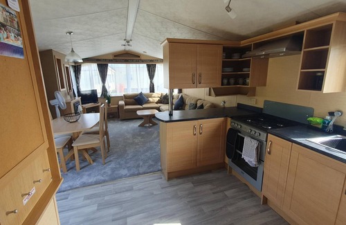 Beckingham House | Lovely 6 berth caravan with free WiFi at Steeple Bay Park ref 36118E