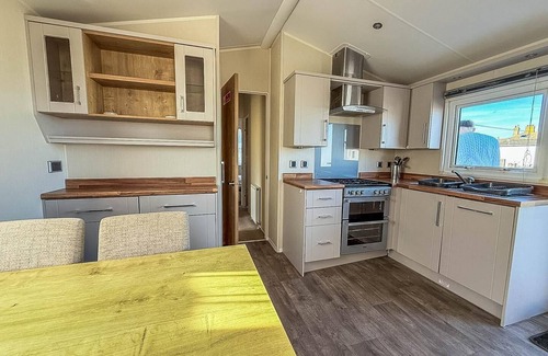Felixstowe House | Welcoming 6 Berth Caravan at Suffolk Sands Holiday Park