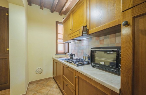 Orentano Apartment | Cozy Apartment for 5 with Pool, A/C, and Free WiFi