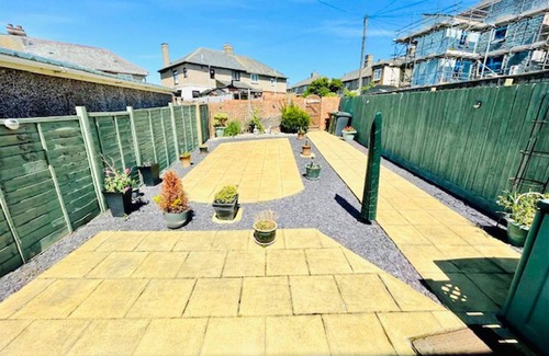 Hartlepool House | Cozy House Steps from the Sea with Family-Friendly Amenities