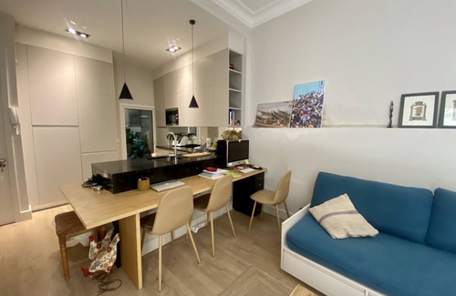 Almagro Apartment | Artistic Flat in Madrid City Center with Spa & Breakfast