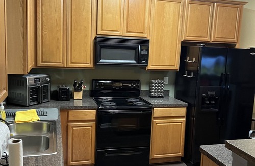 Braselton House | Cozy 3-Bedroom Townhouse with Pool & Spa Near Chateau Elan