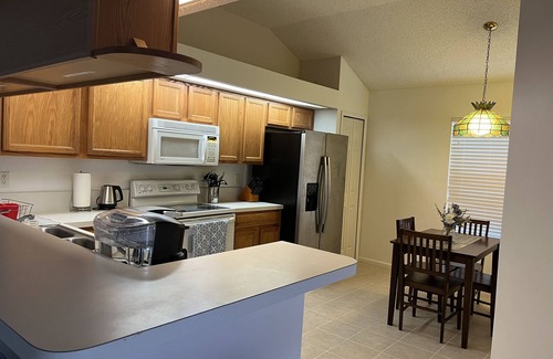 Arlington House | Cozy 3-Bedroom Retreat in a Quiet Neighborhood