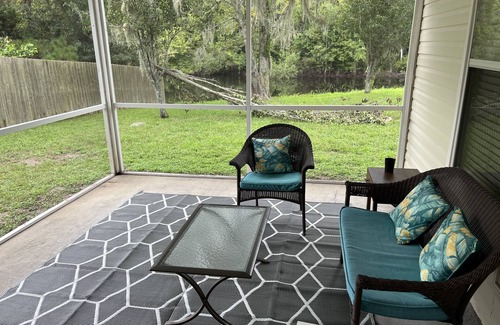 Arlington House | Cozy 3-Bedroom Retreat in a Quiet Neighborhood