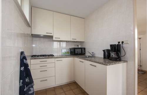 Municipality of Alphen aan den Rijn Apartment | Scenic Apartment Overlooking Meadows - Alphen aan den Rijn