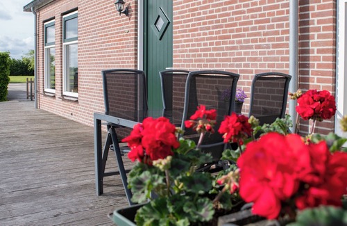 Municipality of Alphen aan den Rijn Apartment | Charming Apartment with Meadow Views & Breakfast Included