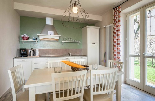 Costigliole d'Asti House | Inviting Villa Apartment for 5 with Pool and Scenic Views