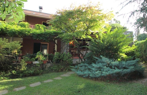 Cavona Apartment | Cozy Apartment for 4 with Pool, Balcony & Pet-Friendly Perks