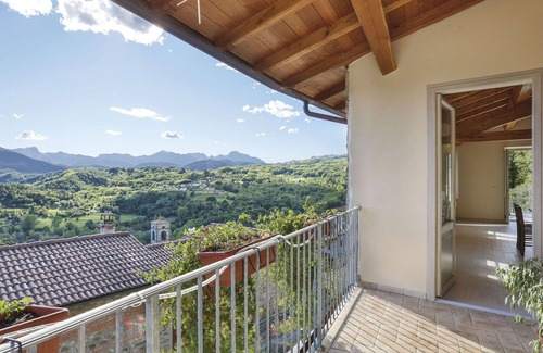 Villa Collemandina Villa | Inviting Villa Apartment for 3 with Pool & Pet-Friendly Stay