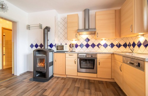 Matrei in Osttirol Apartment | Cozy Apartment Steps from Ski Area with Breakfast Included