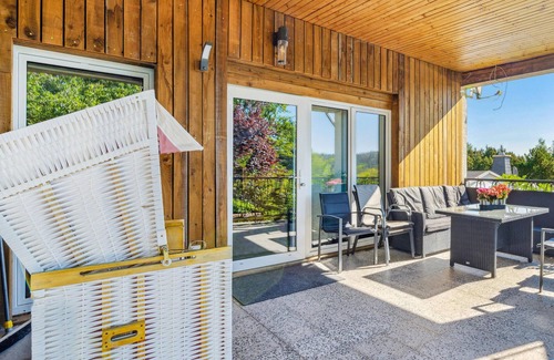 Bungalowdorf an der Talsperre Apartment | Modern Vacation Apartment with Scenic Zeulenroda Dam Views