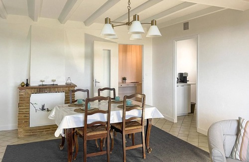 Labastide-dArmagnac Apartment | Relax in a Beautiful Vineyard Home in Mauléon d'Armagnac