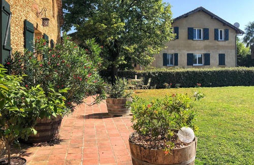 Labastide-dArmagnac Apartment | Relax in a Beautiful Vineyard Home in Mauléon d'Armagnac