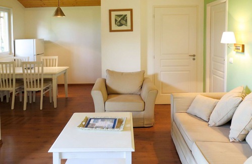 Parentis-en-Born Apartment | Inviting Apartment for 4 with Pool, Pets Welcome & Ocean Views