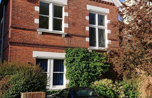 Hastings Apartment | Idyllic Oceanfront Apartment in Hastings Old Town