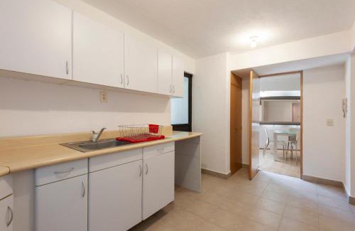 Bosques de las Lomas Apartment | Charming Apartment Ahuehuetes with Breakfast & Family-Friendly Perks