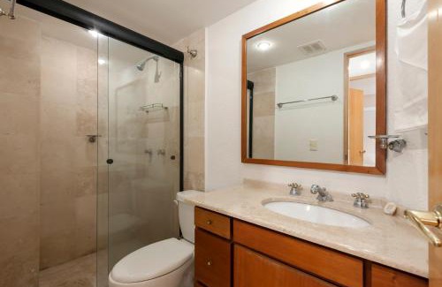 Bosques de las Lomas Apartment | Charming Apartment Ahuehuetes with Breakfast & Family-Friendly Perks