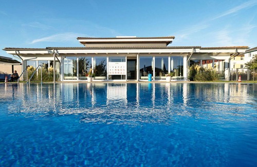 Tarnewitz Apartment | Cozy Apartment with Pool, Ocean View & Free WiFi