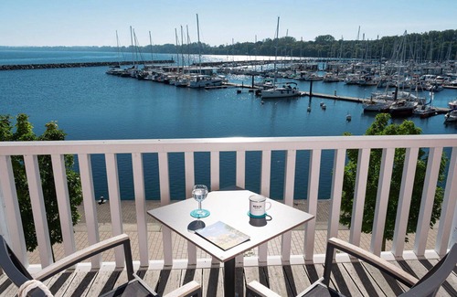 Tarnewitz Apartment | Cozy Apartment with Pool, Ocean View & Free WiFi