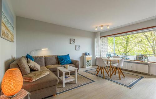 Stinteck Apartment | Cozy Apartment in Westerdeichstrich with Free Wifi