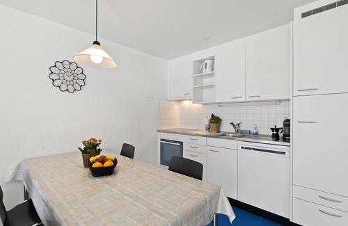 Lenzerheide Apartment | Welcoming Apartment for 4 with WIFI, Balcony & Kitchen